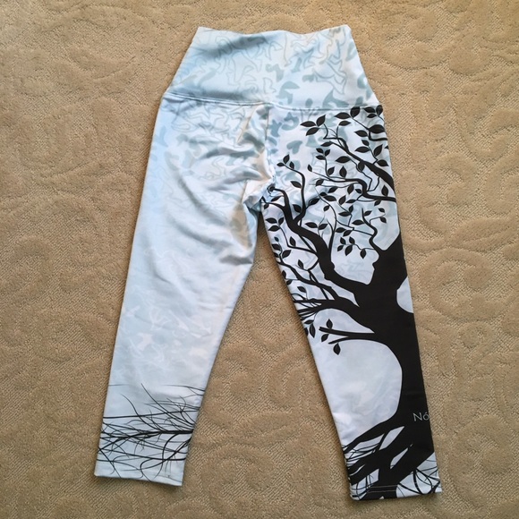 COPY - Capri Yoga Leggings - Picture 3 of 9